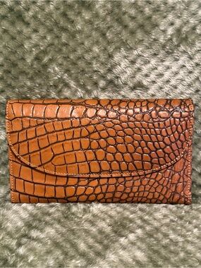 Dooney and Bourke croc print wallet